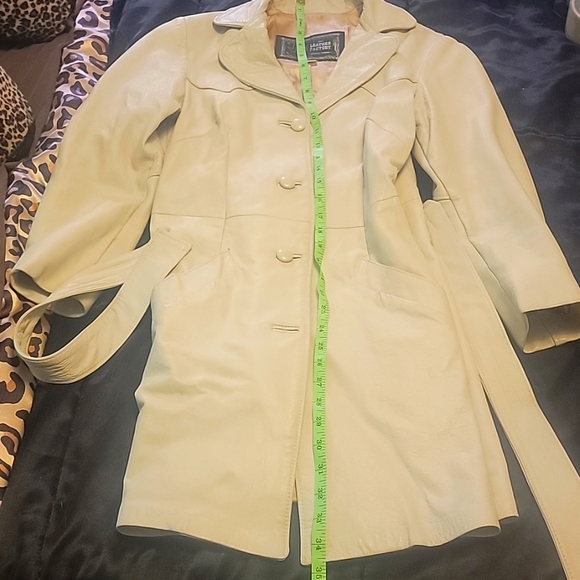 The Leather Factory beige leather coat. - Picture 9 of 14